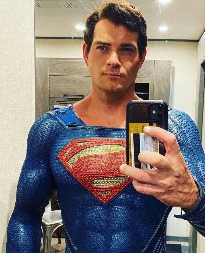 Henry Cavill voltará a viver Superman na DC: anúncio será feito na  Comic-Con - POPline