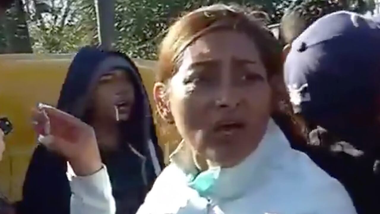 Detienen a mujer acusada de traficar con integrantes de la