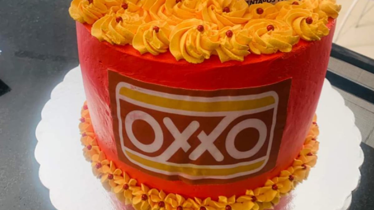 Festeja su cumpleaños con fiesta temática de Oxxo y se vuelve viral