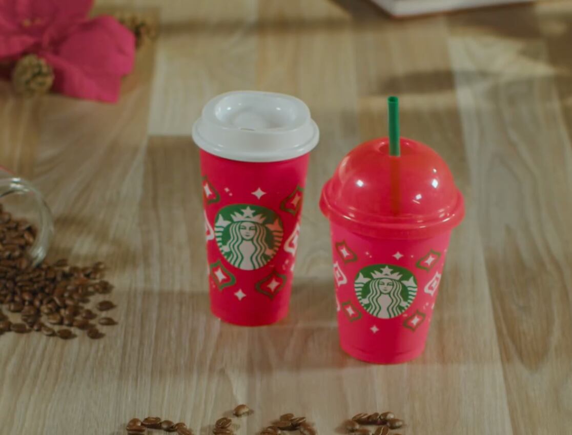 El regreso del vaso rojo de Starbucks