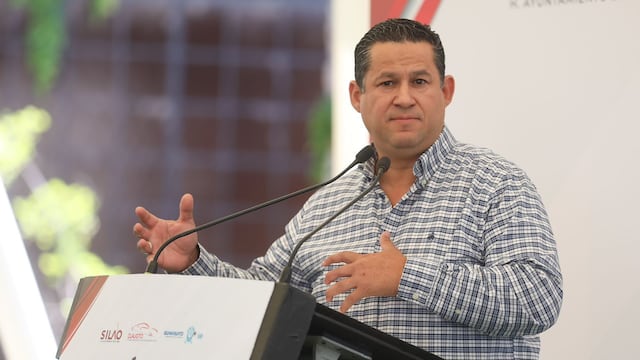 Diego Sinhue Rodríguez en la reunión anual del Clúster Automotriz de Guanajuato