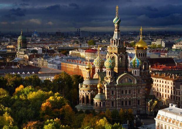 Iglesia de San Petersburgo del Salvador en Rusia