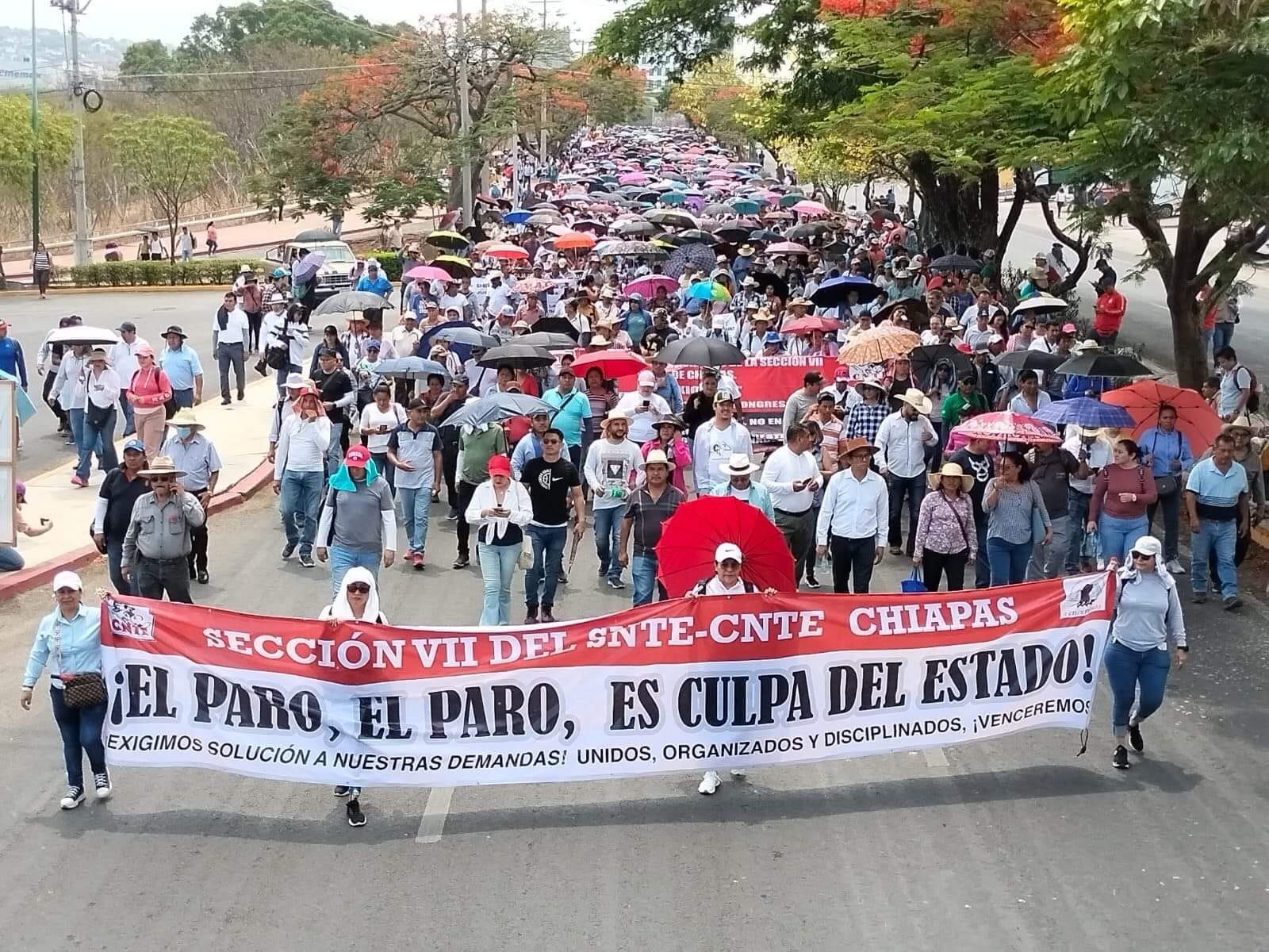 Maestros de la CNTE en Chiapas se van a paro indefinido