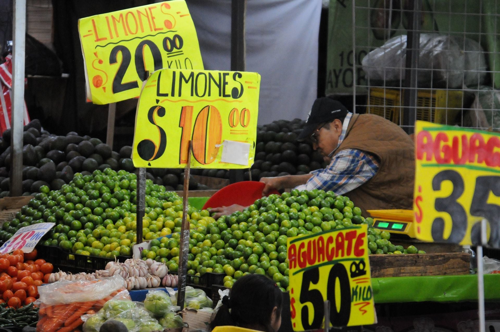 Según datos del INEGI, durante la primera quincena de enero, la inflación aceleró 7.94%
