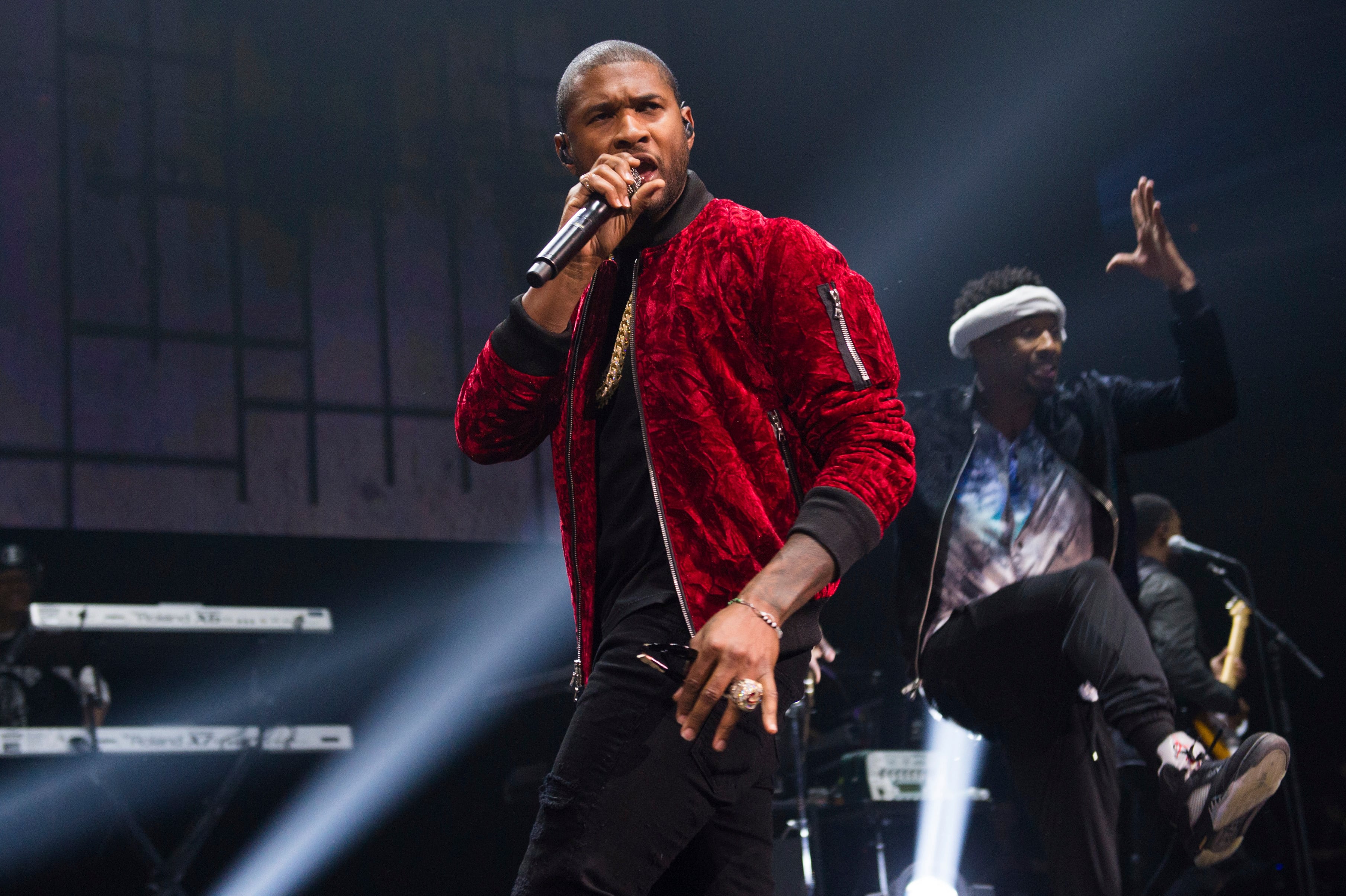 Usher encabezará el show del medio tiempo del Super Bowl 2024