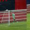 Ridículo arbitral en el futbol femenil: marcan gol a pesar de que el balón abandonó la cancha