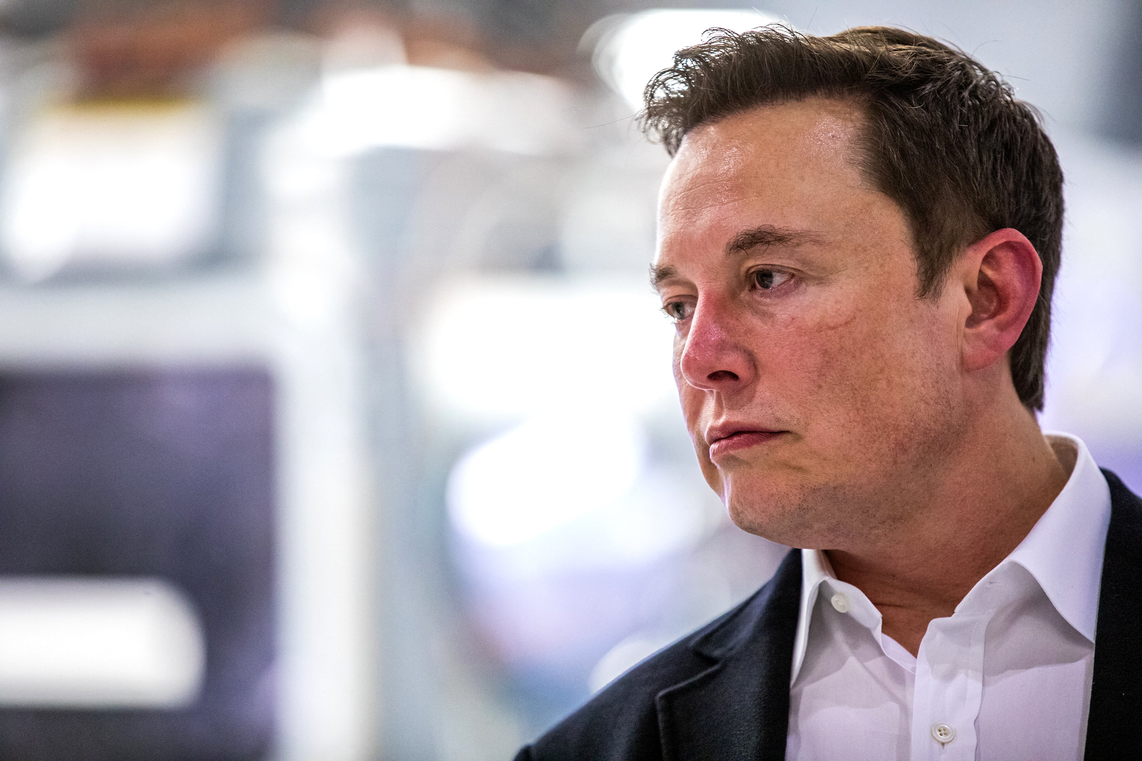 Elon Musk anuncia despidos masivos y admite caída de ingresos en Twitter