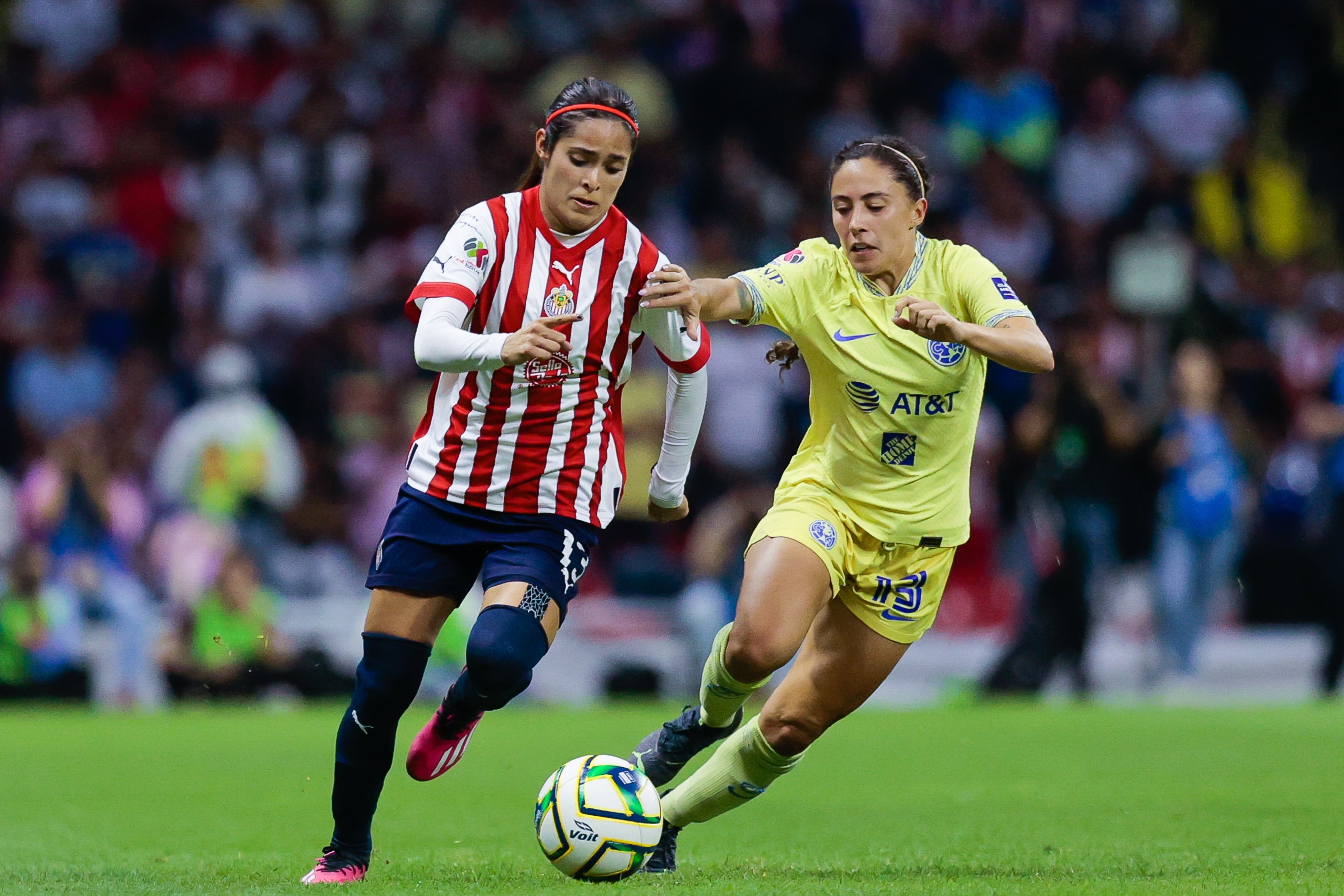 América y Chivas empatan sin goles en el Clásico Nacional de la Liga MX Femenil.