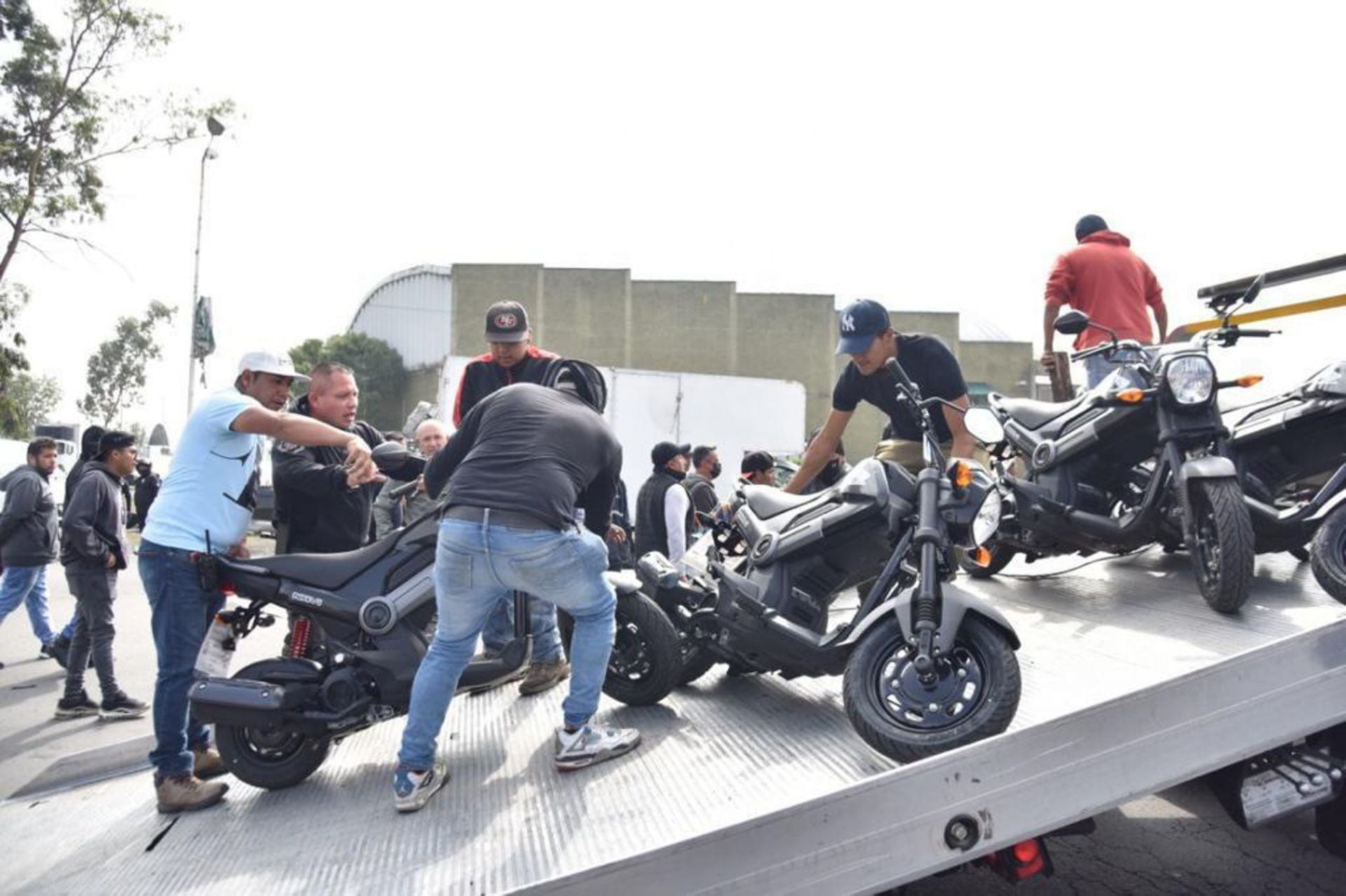 Sandra Cuevas responde polémicas por motos en Iztapalapa