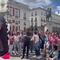 Marea Rosa en España: Mexicano sale a protestar cantando ‘Gimme tha Power’ de Molotov (VIDEO)