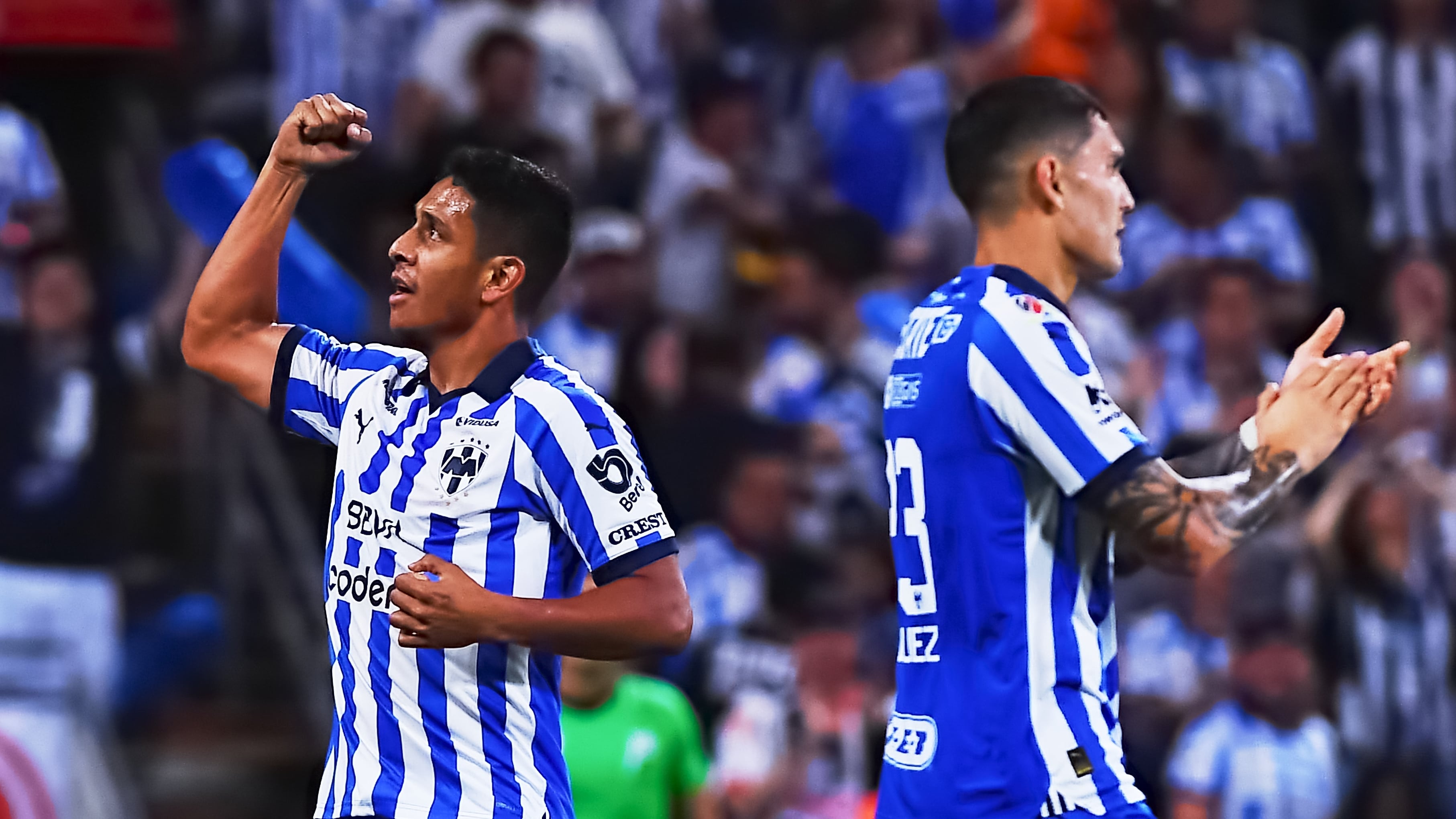 Luis Romo celebrando su gol con Rayados