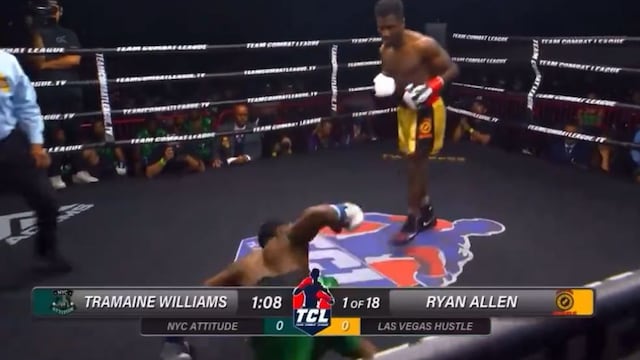 Tramaine Williams se desploma (captura de video)