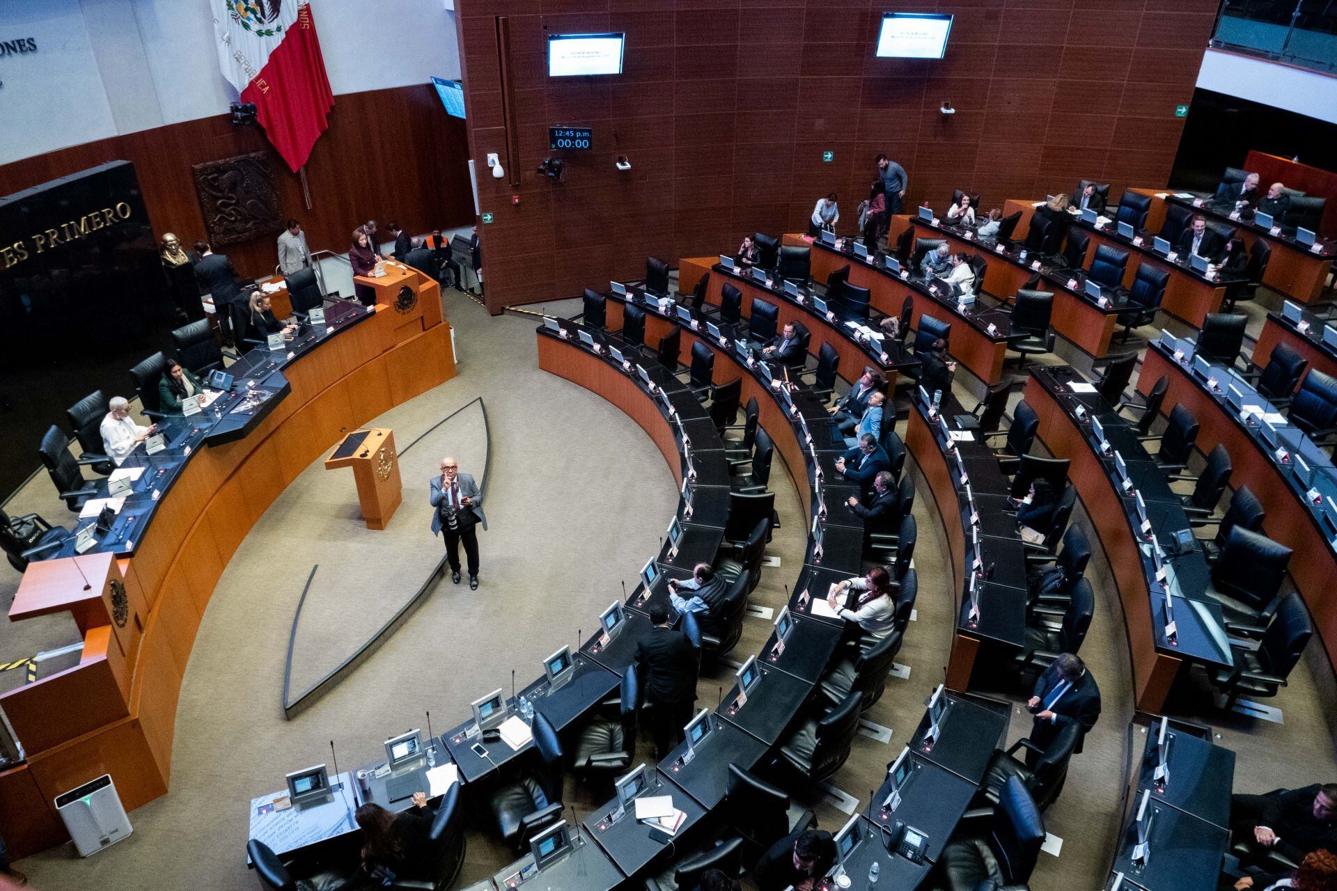 Aspectos de la sesión ordinaria de la LXV Legislatura en la Cámara de Senadores