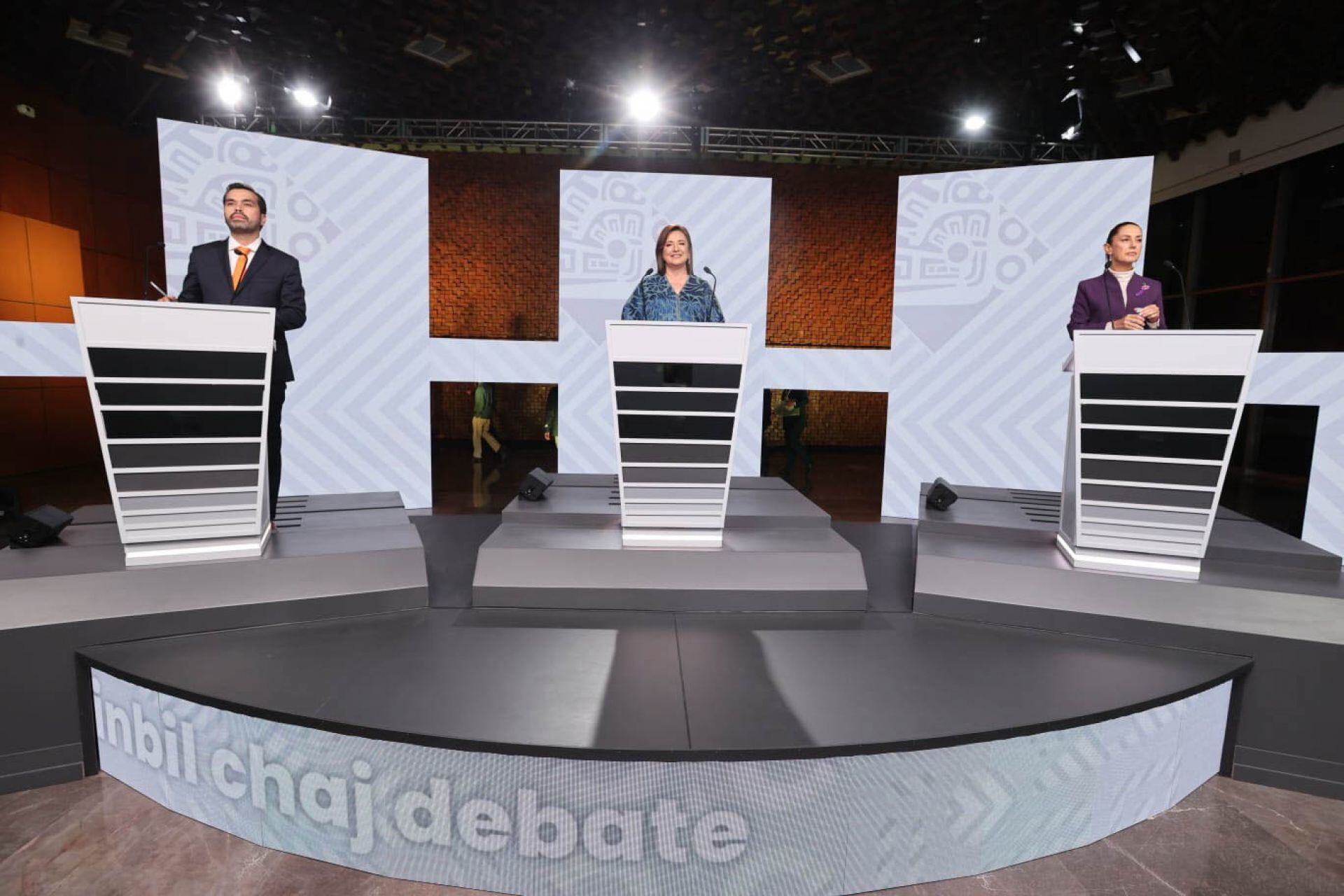 Las candidatas presidenciales Claudia Sheinbaum y Xóchitl Gálvez y el candidato Jorge Álvarez Máynez, en el tercer debate por la presidencia de la república