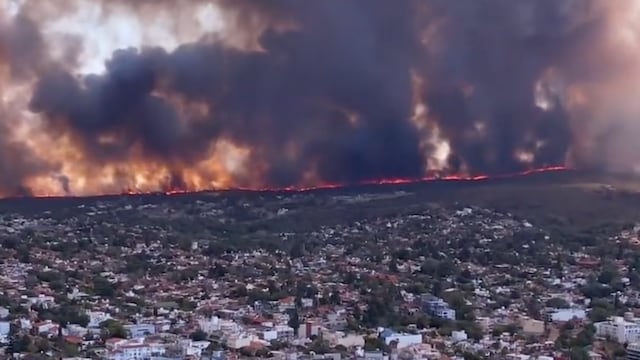 Incendio se sale de control y consume la provincia de Córdoba, en Argentina