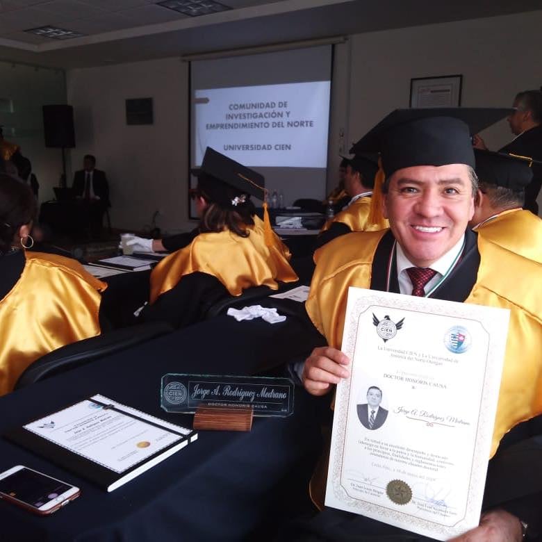 Jorge Rodríguez Medrano fue nombrado Doctor Honoris Causa por la Universidad CIEN