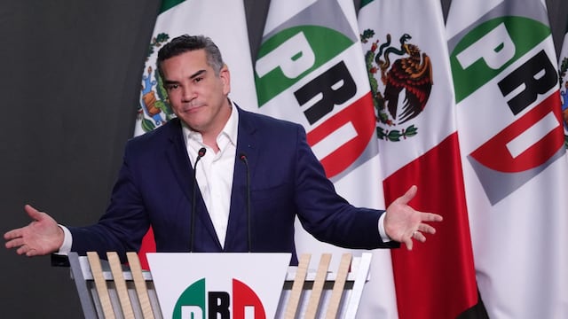 Layda Sansores reveló en su emisión el Martes del Jaguar que el líder del PRI, Alejandro Moreno, vende las diputaciones plurinominales.