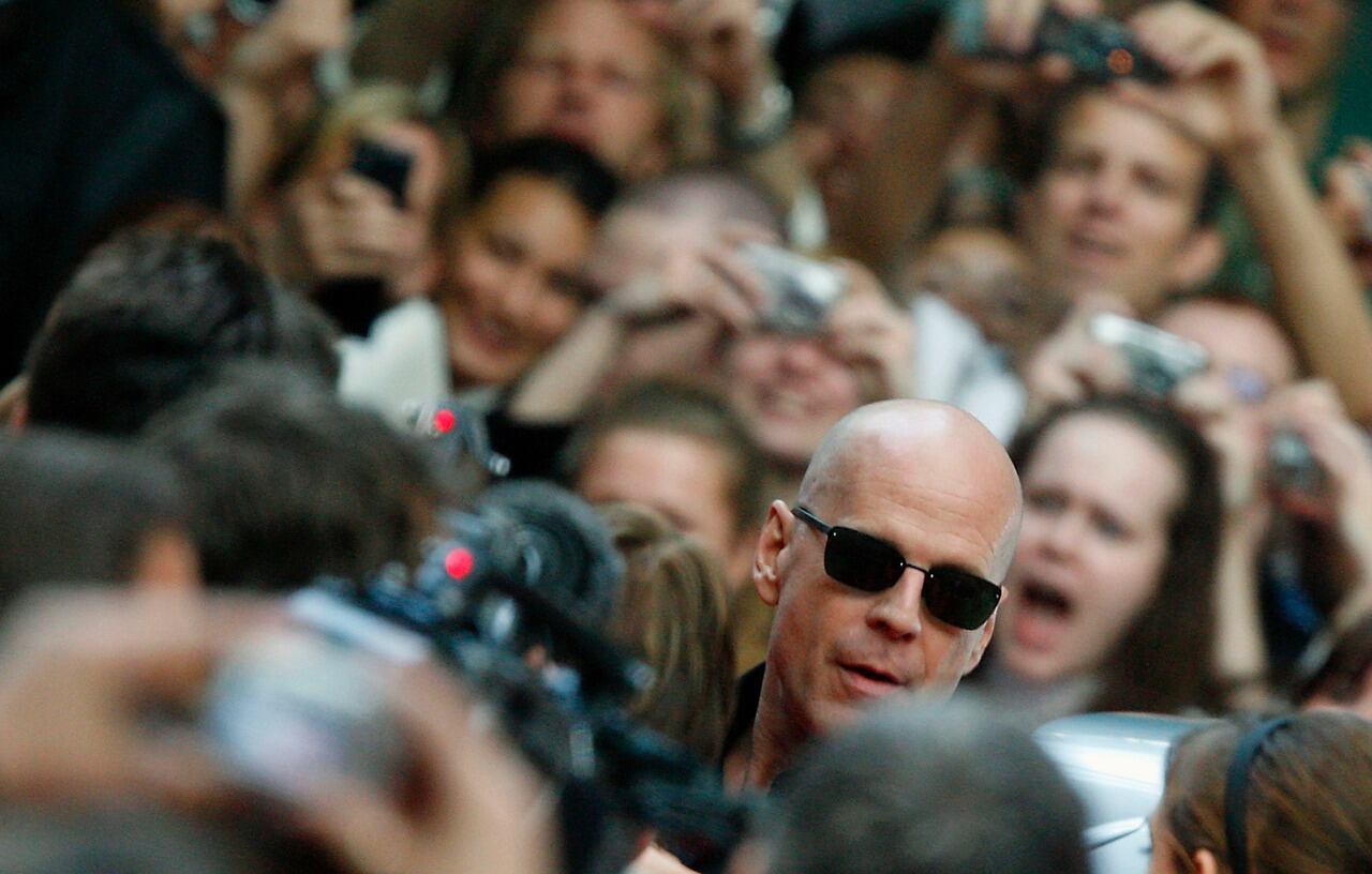 La salud de Bruce Willis se ve afectada por la afasia