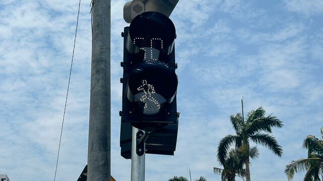 Gobierno de Acapulco continúa instalando semáforos
