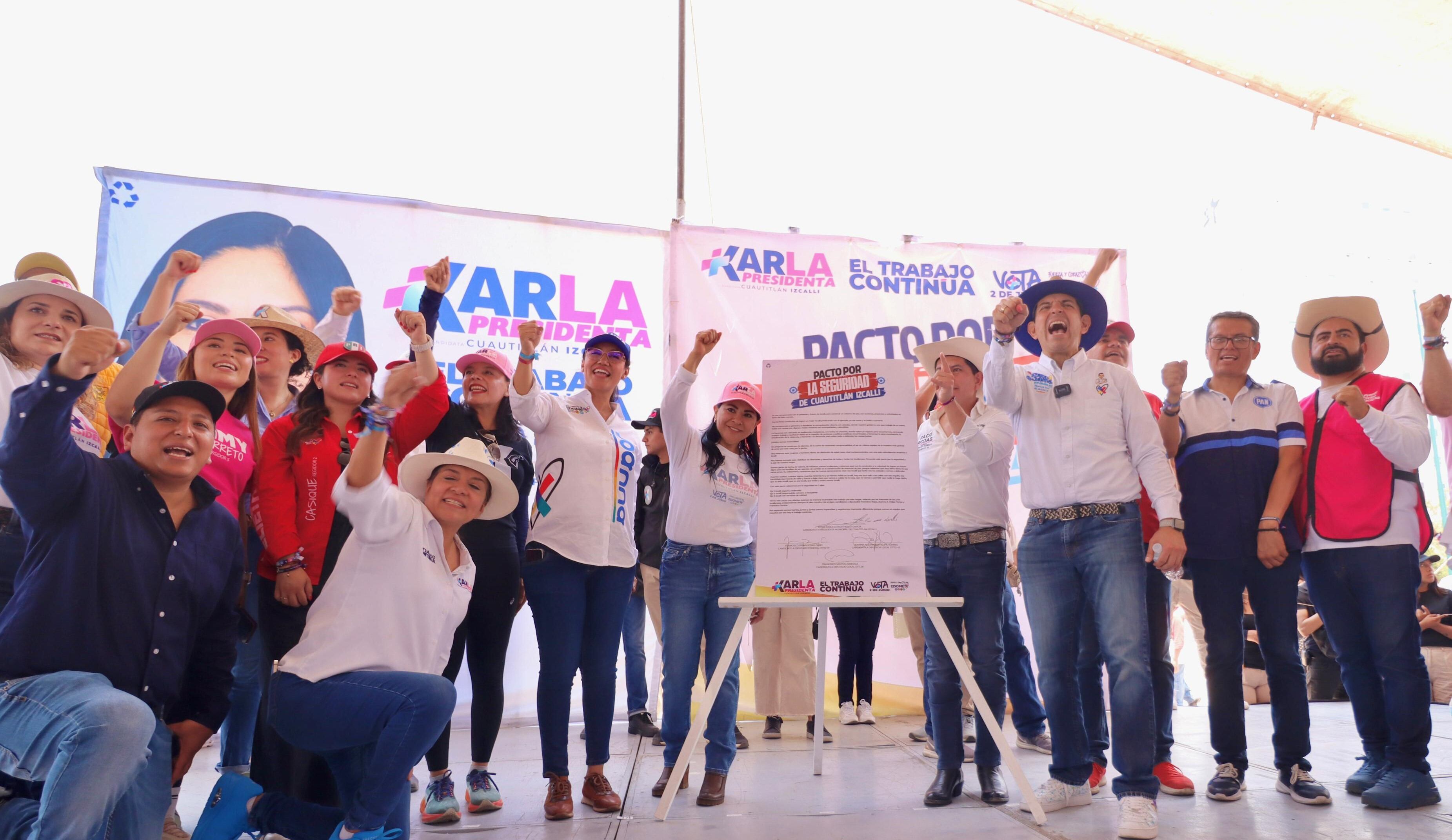 Karla Fiesco en la Caminata de la Unidad por Izcalli