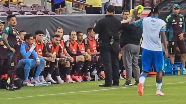 Vinícius Jr. saludó a los jugadores de la Selección Mexicana.