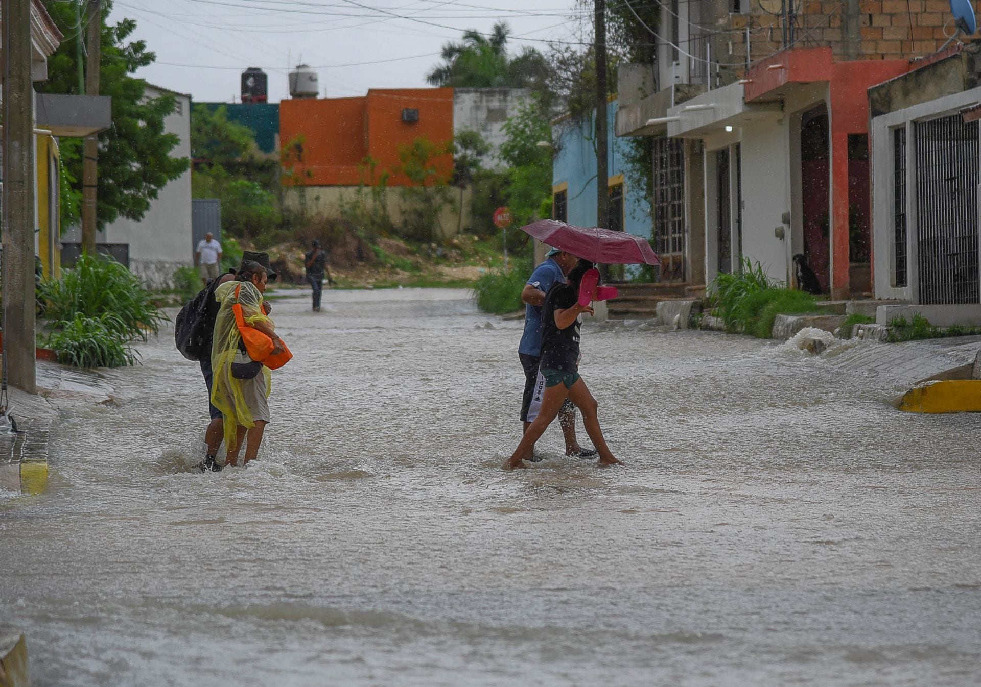 Fuertes lluvias por la tormenta tropical Alberto dejan severas inundaciones en Campeche