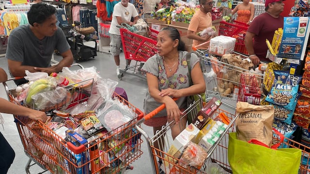 Hay compras de pánico en Cancún por la llegada del huracán Beryl