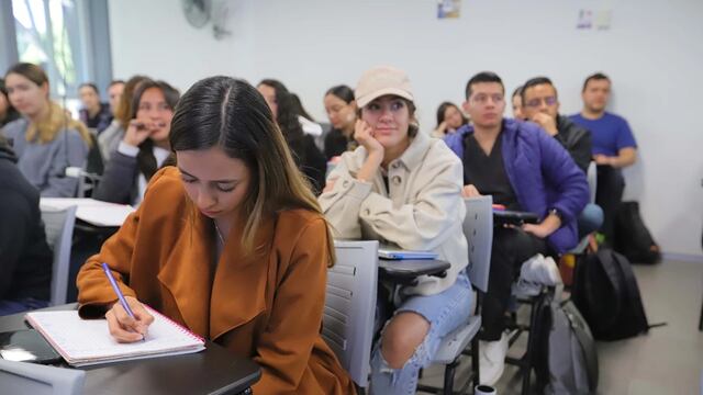 Aguascalientes apoyó a más de mil 700 estudiantes