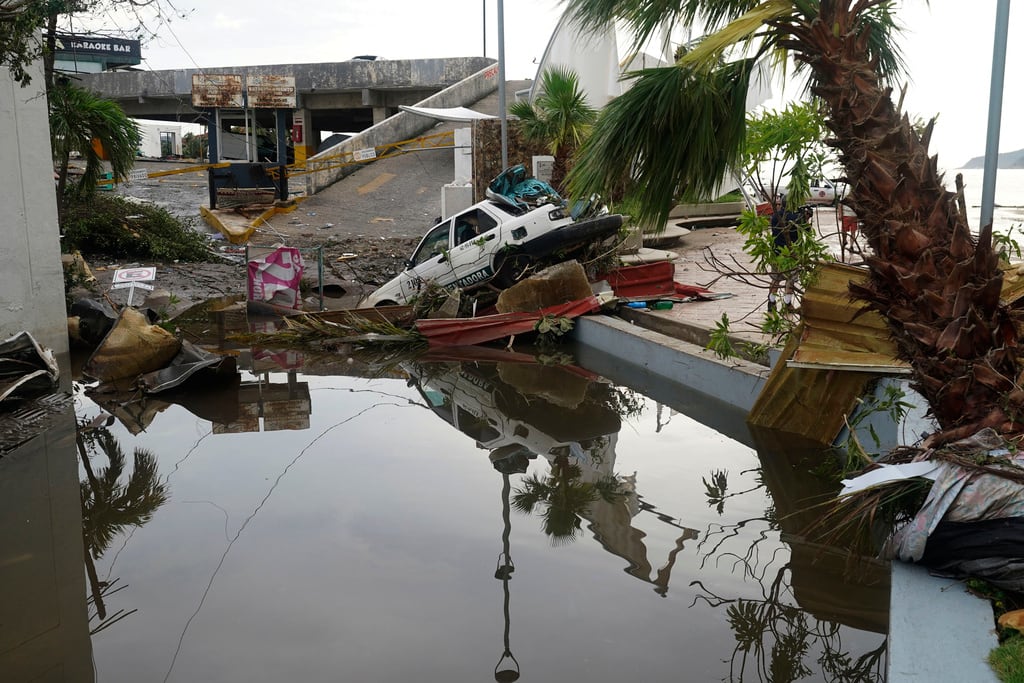 Daños provocados en calles de Acapulco por el huracán Otis