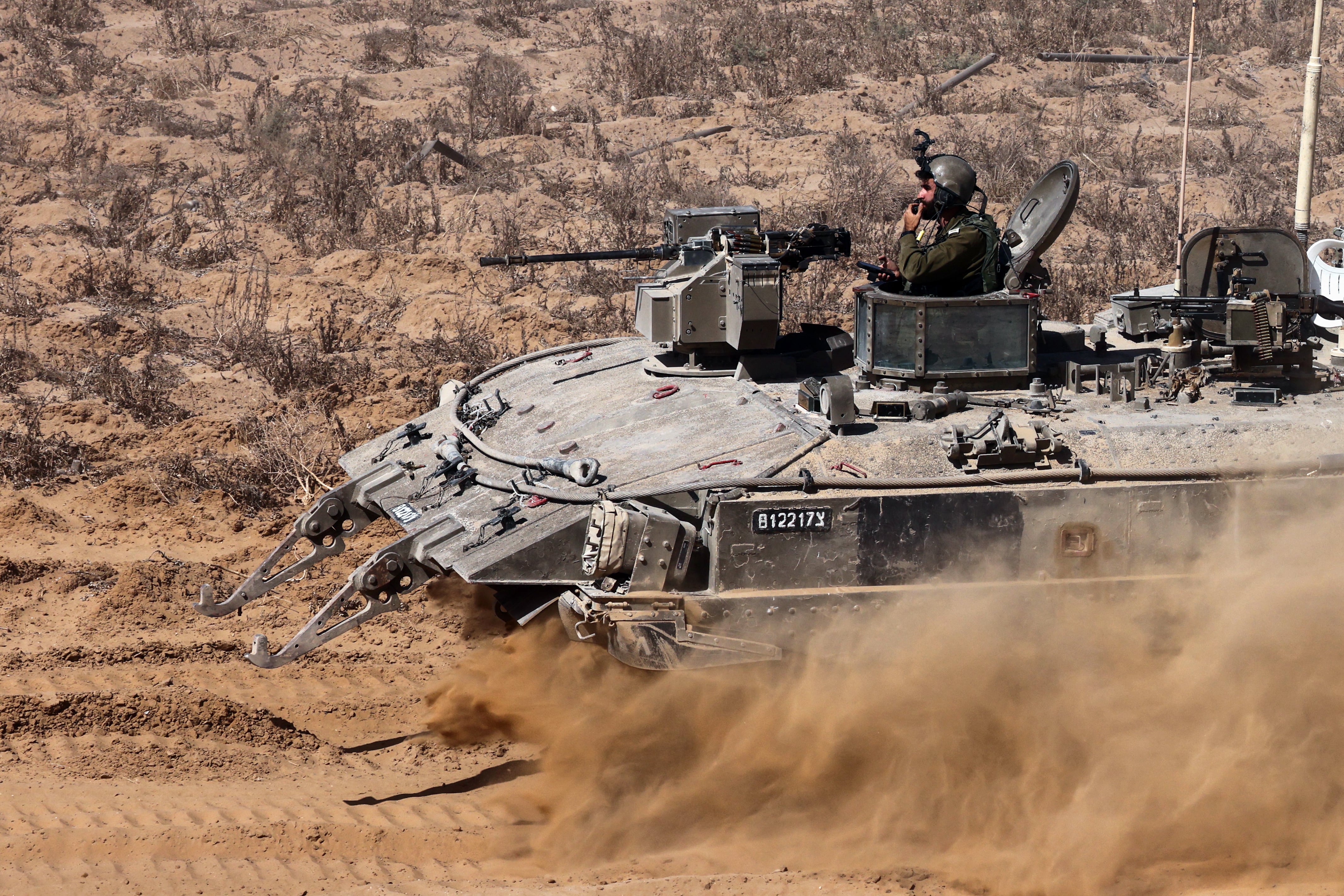 Tanques israelíes en la frontera con Gaza