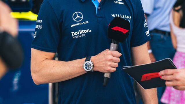 Te contamos por qué la mayoría de los pilotos de carreras usan el reloj en la mano derecha