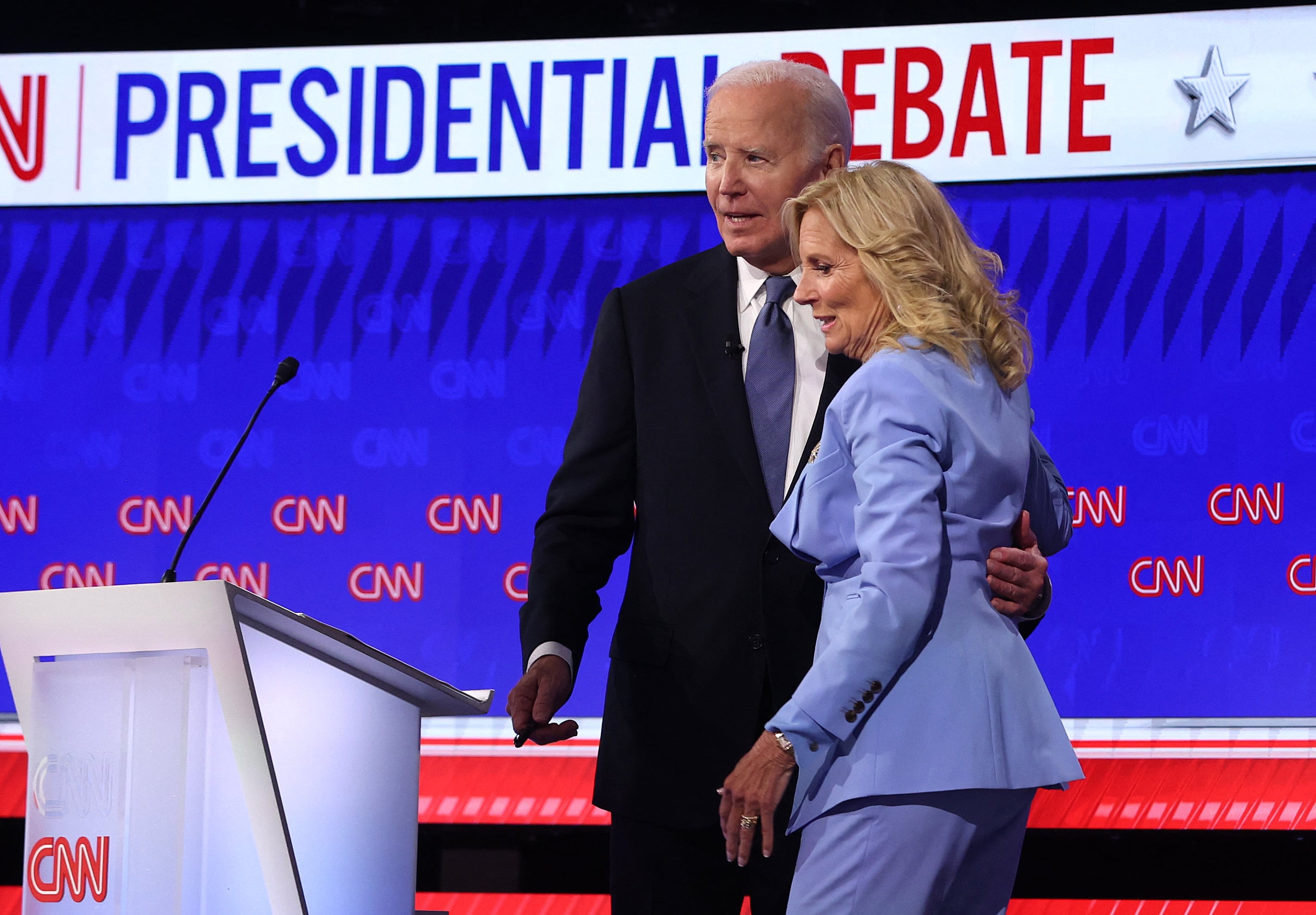 Joe Biden con su esposa Jill Biden en el primer debate Estados Unidos 2024