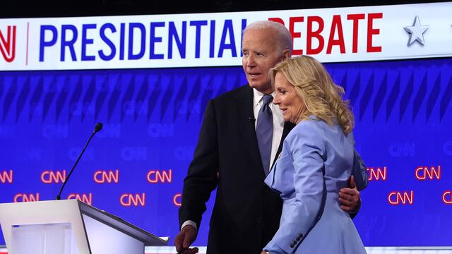 Joe Biden con su esposa Jill Biden en el primer debate Estados Unidos 2024