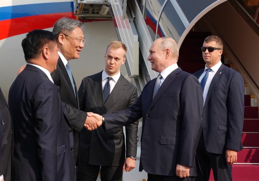 Vladímir Putin llega a China