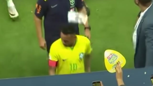 Neymar agredido en Brasil