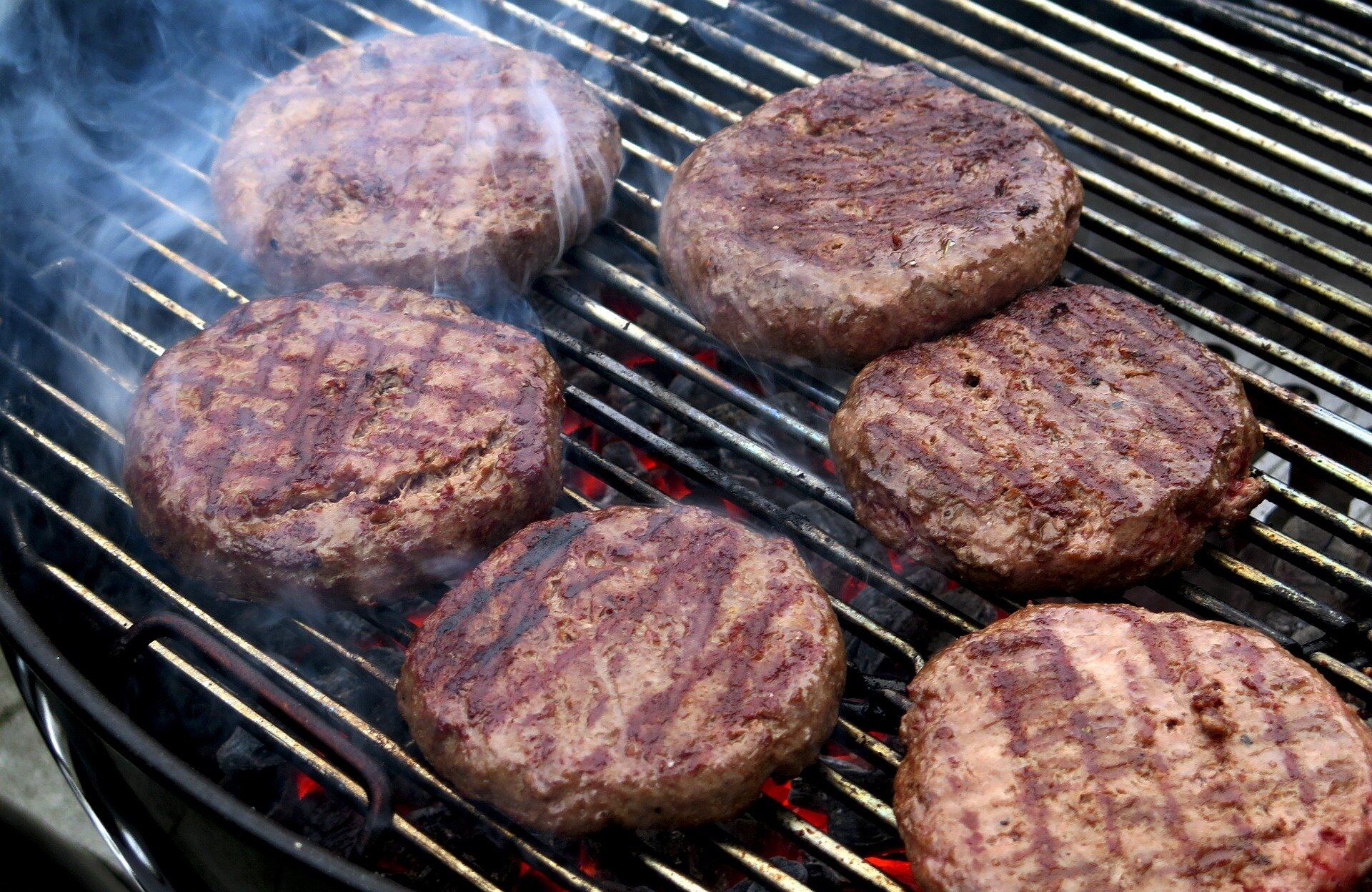 Carne para hamburguesas que no son carne pura, Profeco señala varias marcas