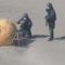 ¿OVNI en Japón? Una extraña bola gigante de hierro apareció en la playa (VIDEO)