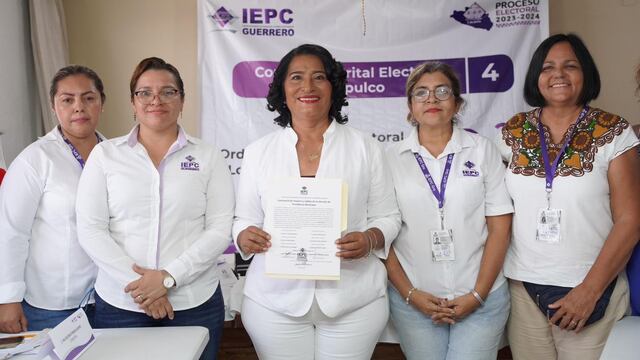 Abelina López recibe constancia de mayoría como presidenta municipal