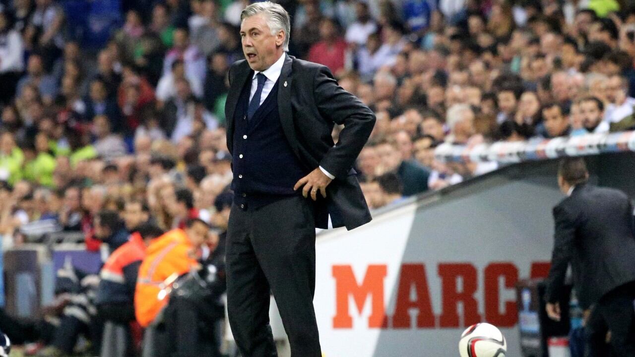 Carlo Ancelotti en el banco del Madrid.