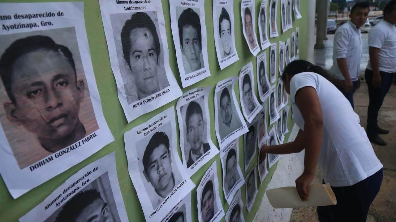 Manifestación por desaparición de los 43 normalistas de Ayotzinapa.