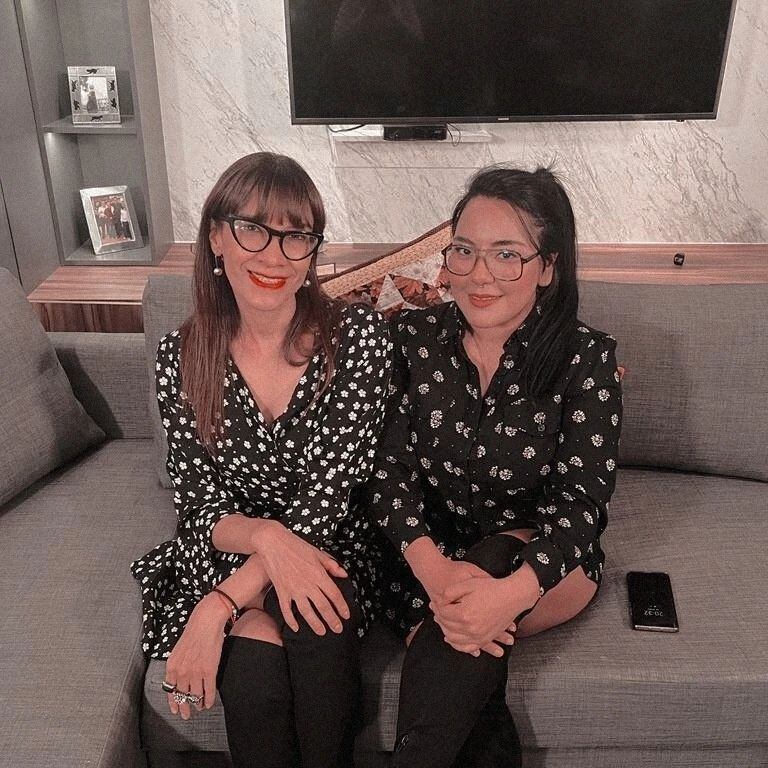 Giovana Lara y Karina Mannequin, conductoras de Senoos Da.