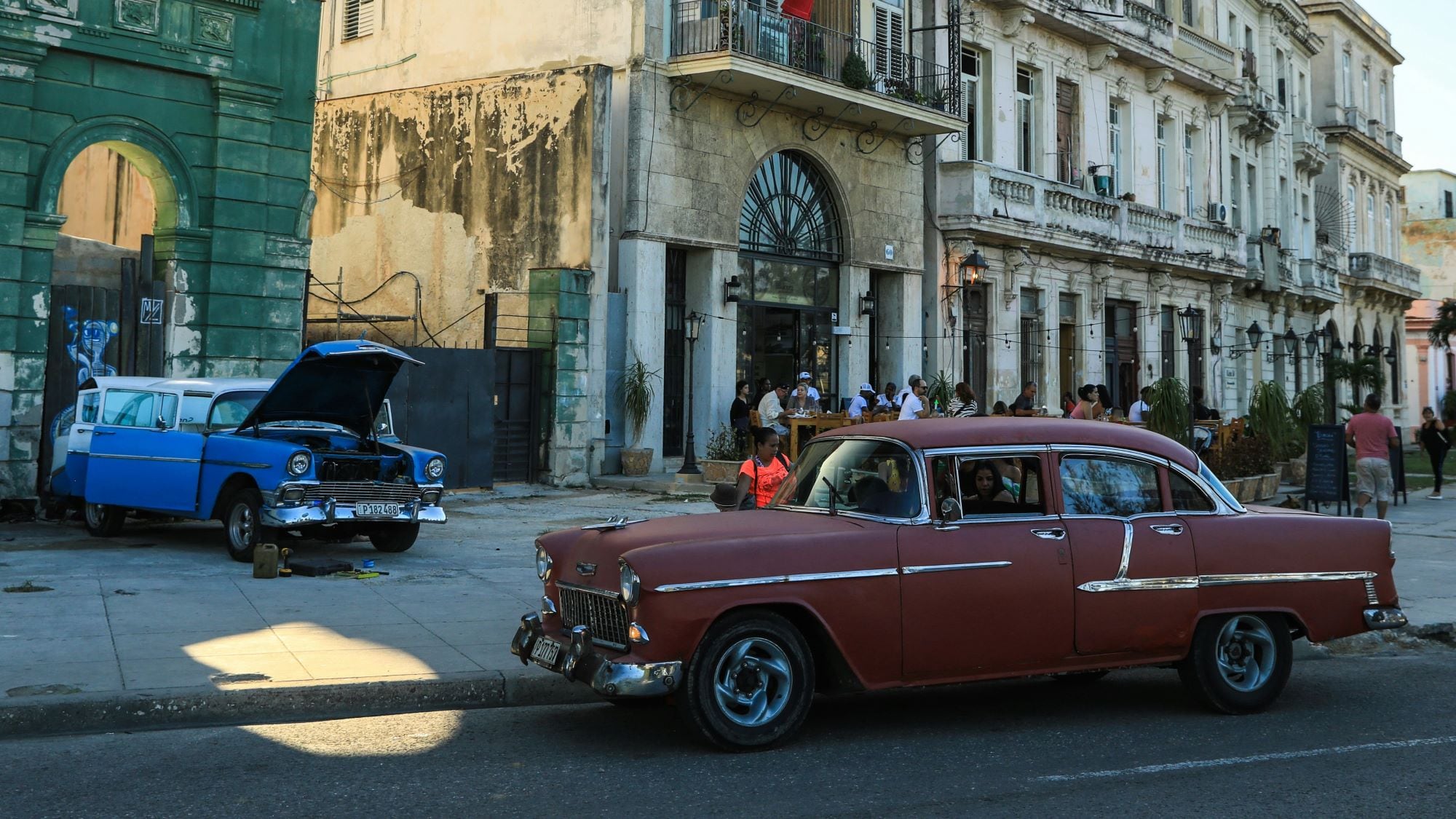 Cuba suspende aumento de precio en la gasolina