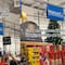 VIDEO: Vive su momento más humilde en Walmart con un árbol de Navidad y TikTok no puede con la risa