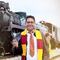 Harry Potter mexicano aprovecha paso de locomotora La Emperatriz para tomarse fotos espectaculares, pese a muerte por selfie