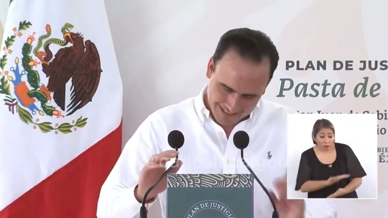 VIDEO: Le gritan ¡Fuera! A Manolo Jiménez, gobernador de Coahuila, en acto con AMLO y Claudia Sheinbaum