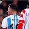 Jugador de Paraguay le escupe a Lionel Messi en pleno partido de Eliminatorias de Conmebol