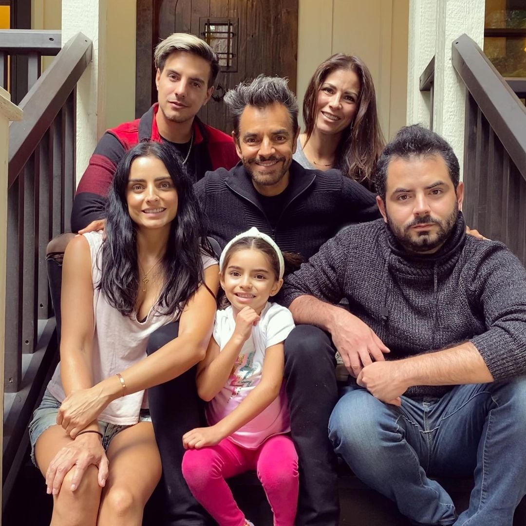 Eugenio Derbez y su familia.