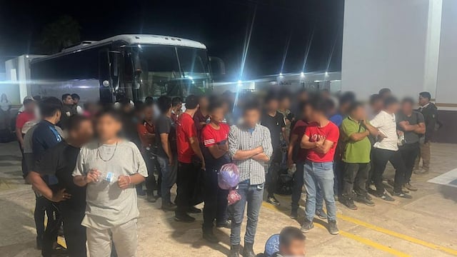 El increíble hallazgo de migrantes en un autobús de pasajero en Veracruz