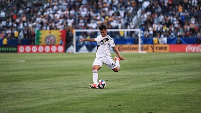 Efraín Álvarez juega su primera temporada en el primer equipo del Galaxy