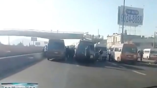 Bloqueo en autopista México-Puebla